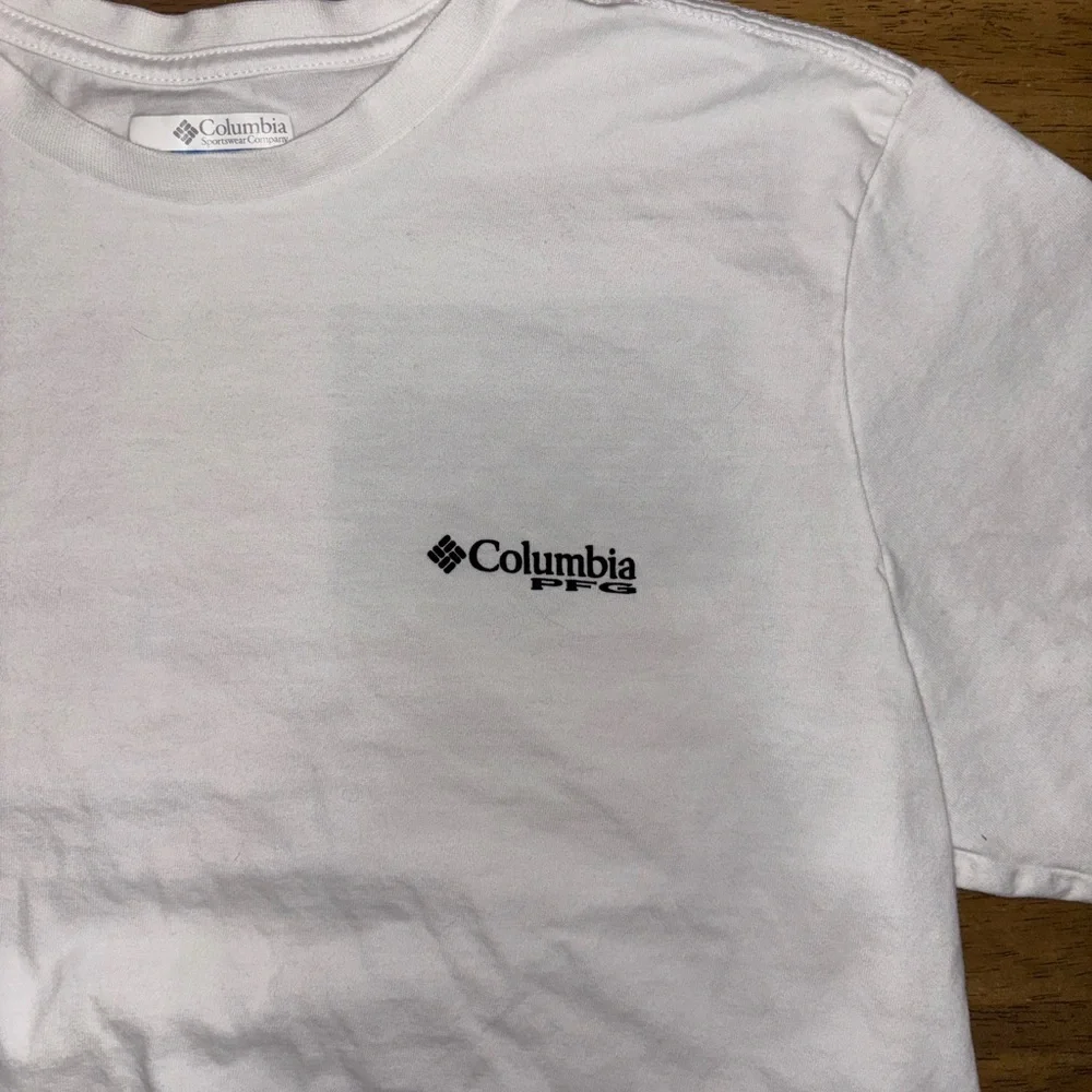 Columbia PFG Shirt - Picture 2 of 3